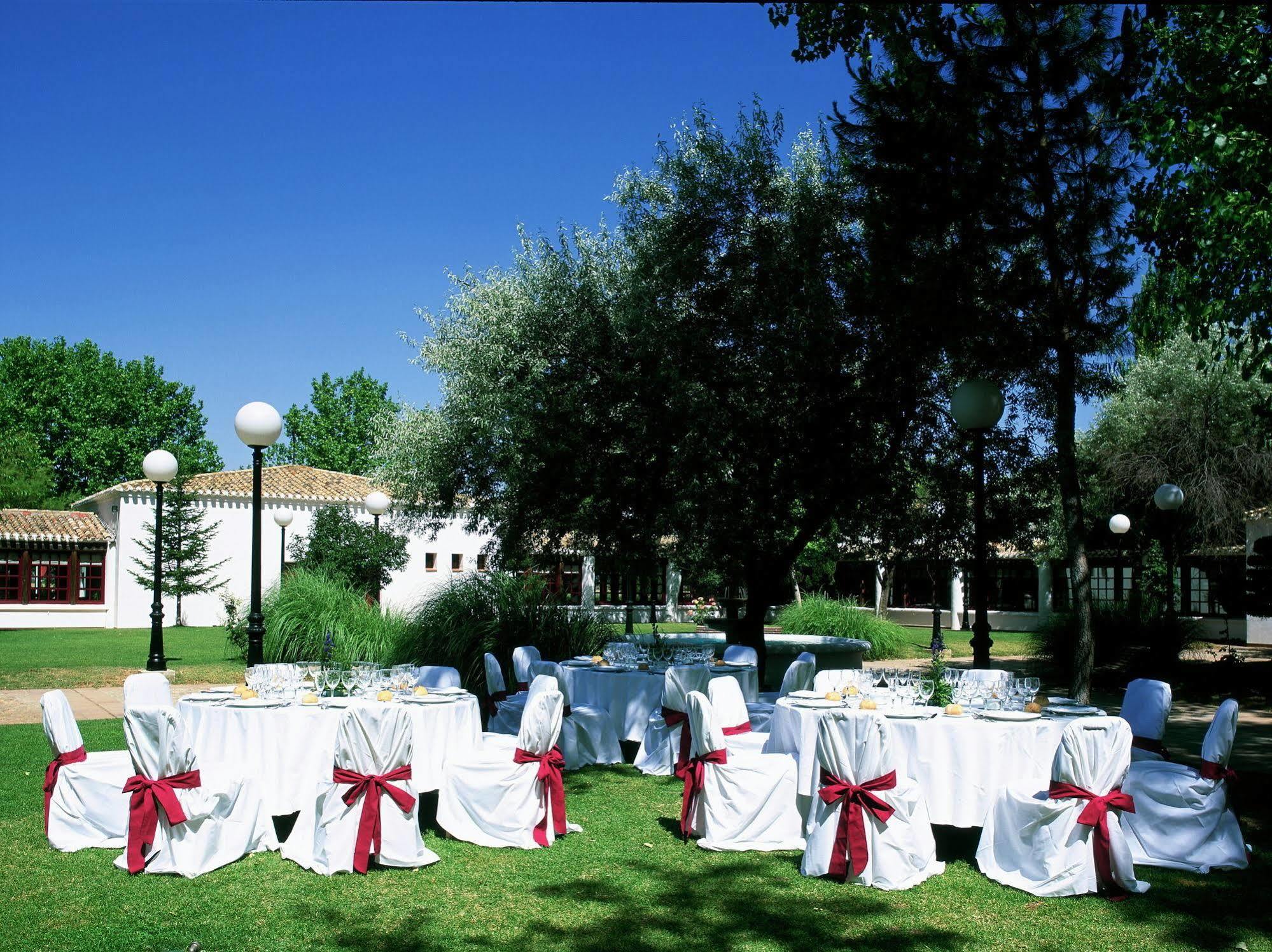 Parador De אלבאסטה מראה חיצוני תמונה