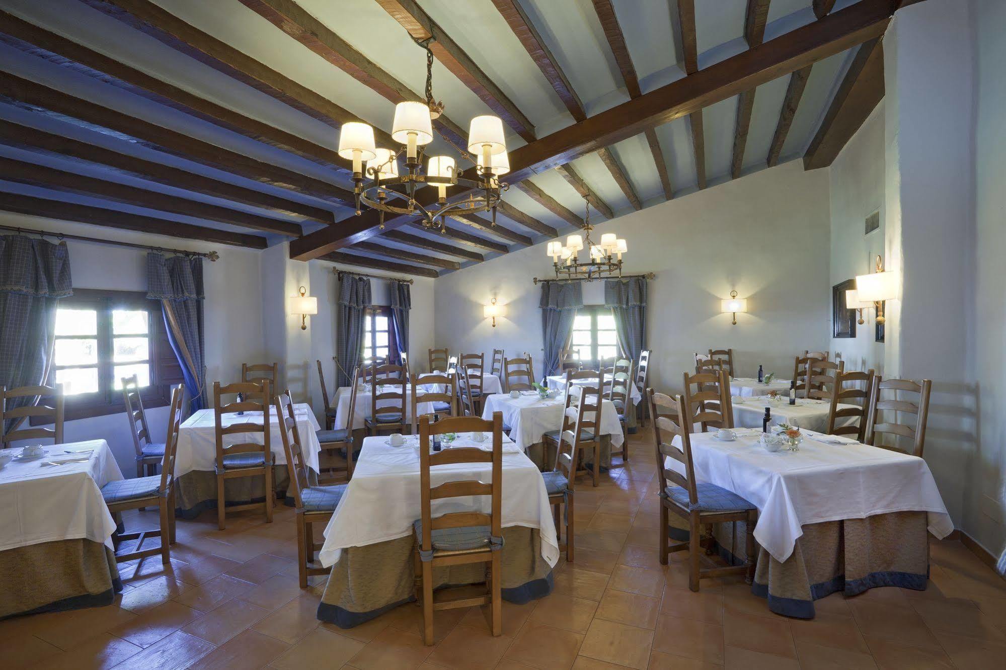Parador De אלבאסטה מראה חיצוני תמונה