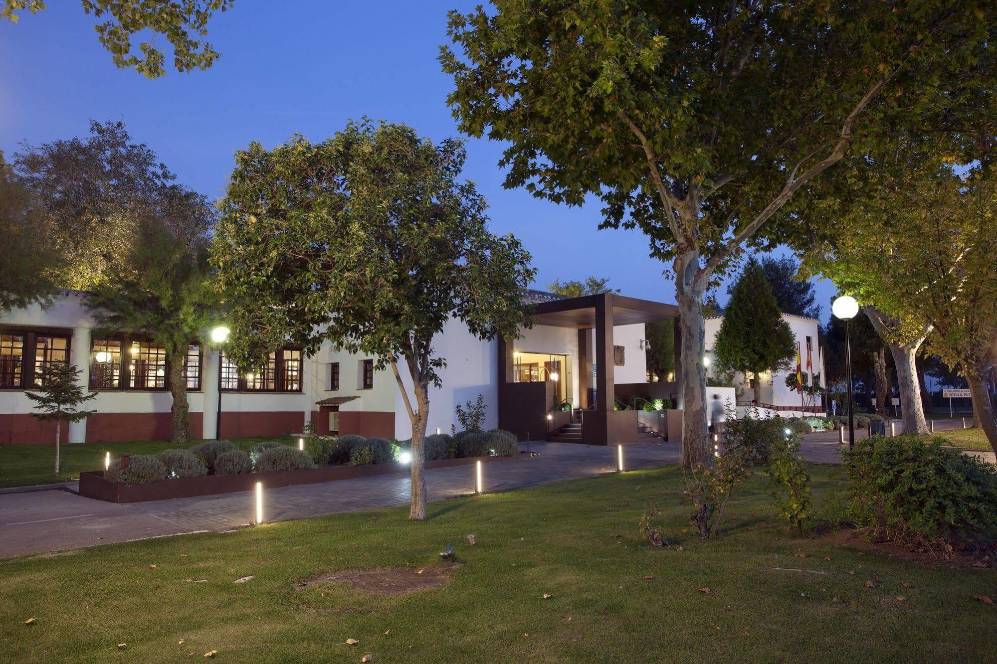 Parador De אלבאסטה מראה חיצוני תמונה